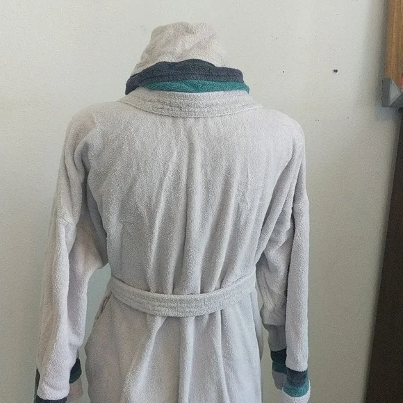 100% cotton,very heavy gray terry robe with teal and navy accent stripes. - Picture 5 of 5